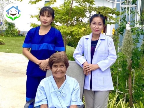 ศูนย์ดูแลผู้สูงอายุ สมุทรสาคร